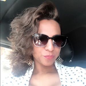 Meet your Posher, Tania